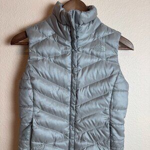 The North Face Aconcagua Women's Size X-Small Silver 550 Goose Down Puffer Vest